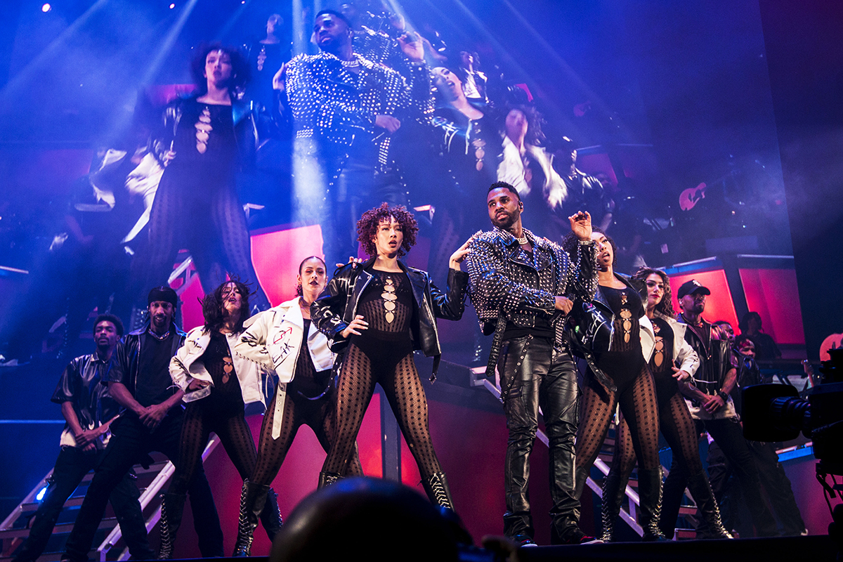 Jason Derulo durante il concerto al Mediolanum Forum di Milano