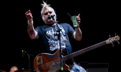 Fat Mike dei NOFX durante l'ultimo concerto in Italia della loro carriera